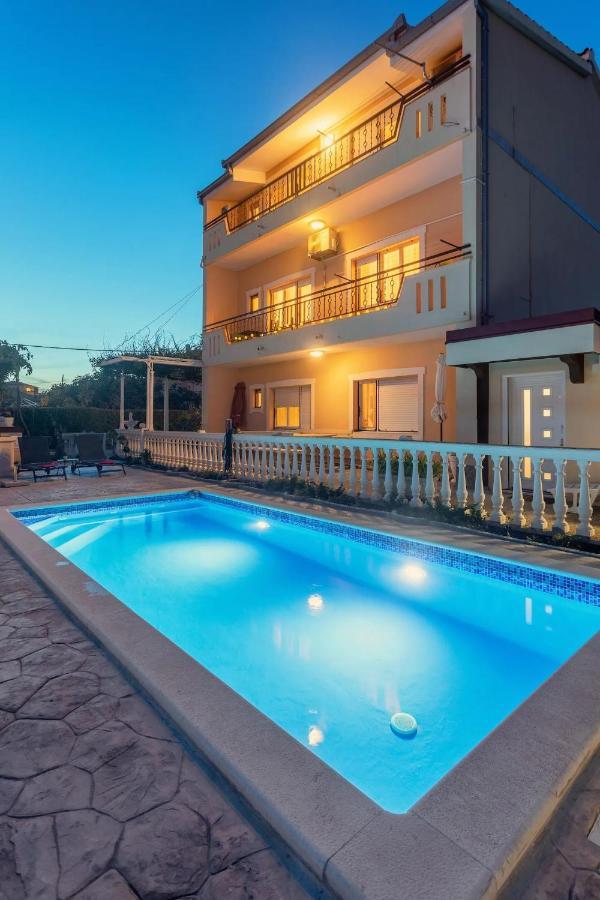 Apartments With A Swimming Pool Kastel Sucurac, Kastela - 21394 מראה חיצוני תמונה