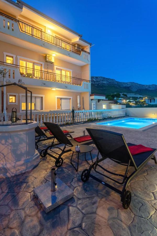 Apartments With A Swimming Pool Kastel Sucurac, Kastela - 21394 מראה חיצוני תמונה